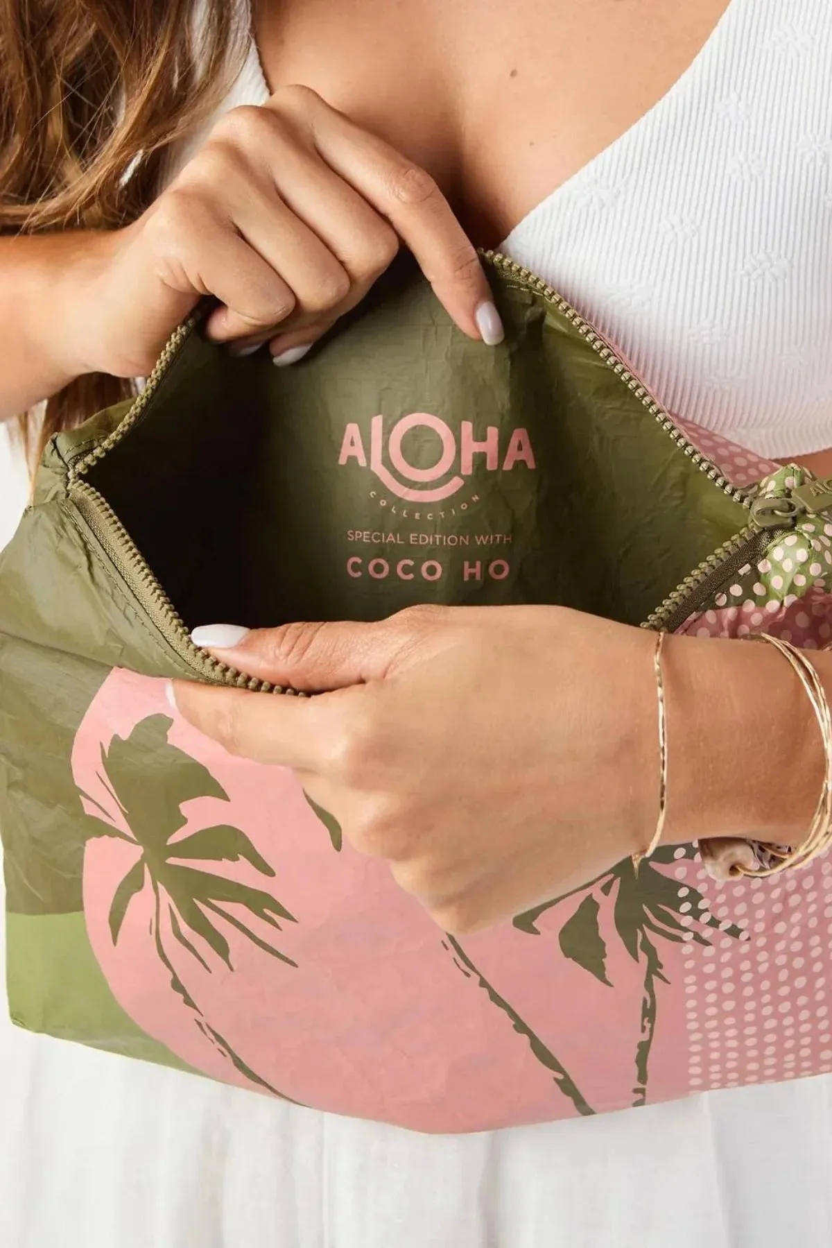 Aloha Mid Pouch