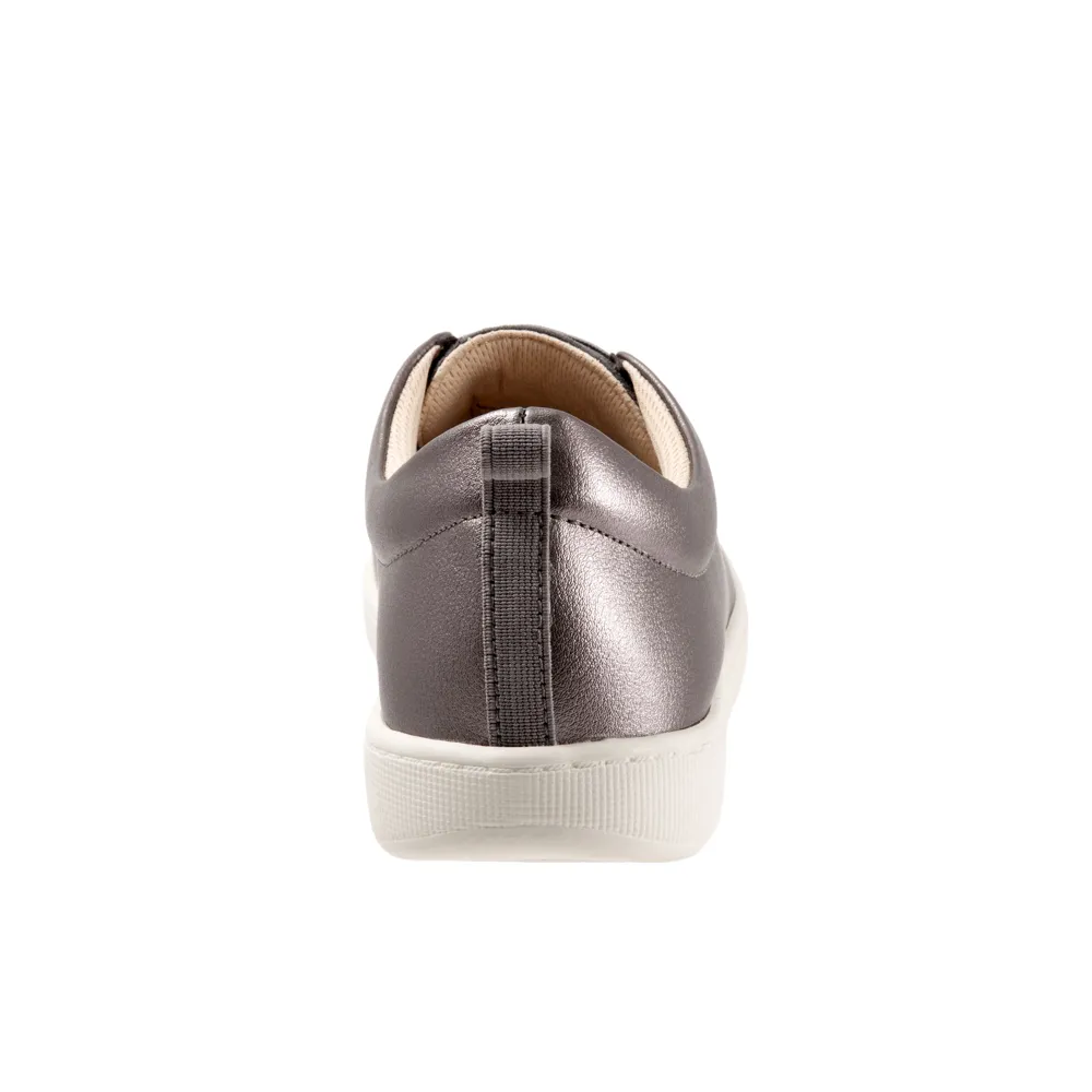 Avrille Slip-On Sneaker (T2051)