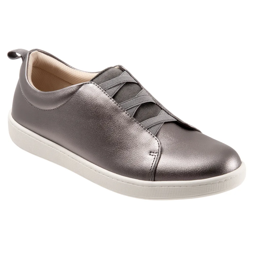 Avrille Slip-On Sneaker (T2051)