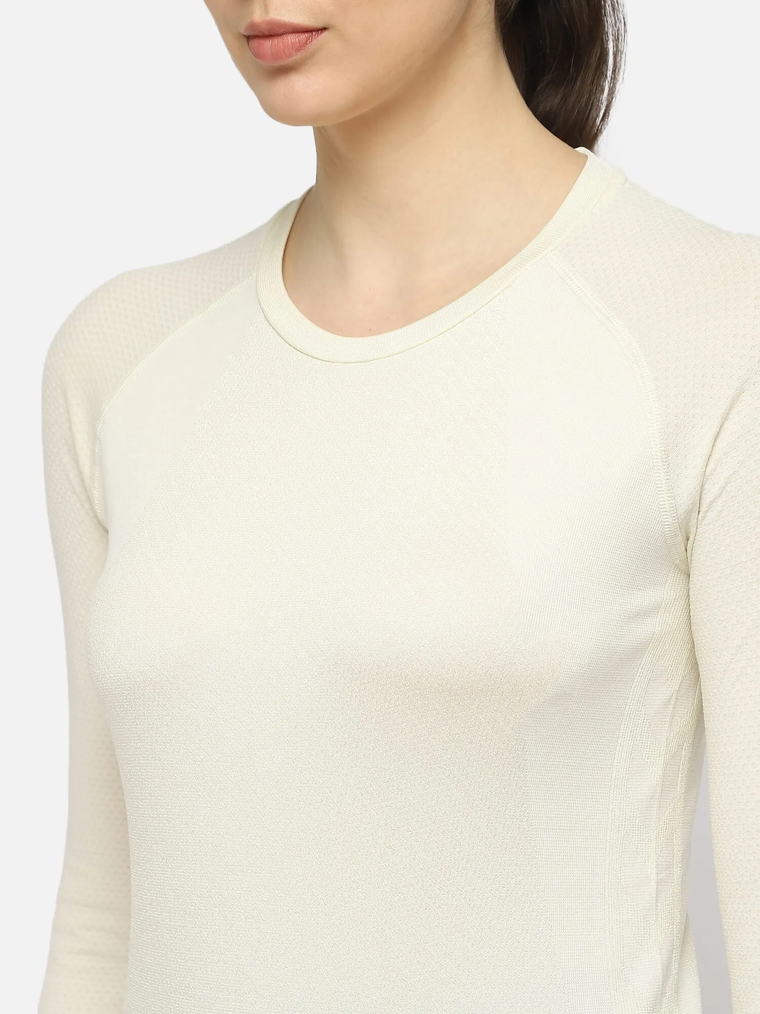 Clea Seamless Women White T-Shirt