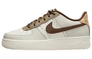 Nike Air Force 1 Low Women's Skateboarding Shoe - White/Brown