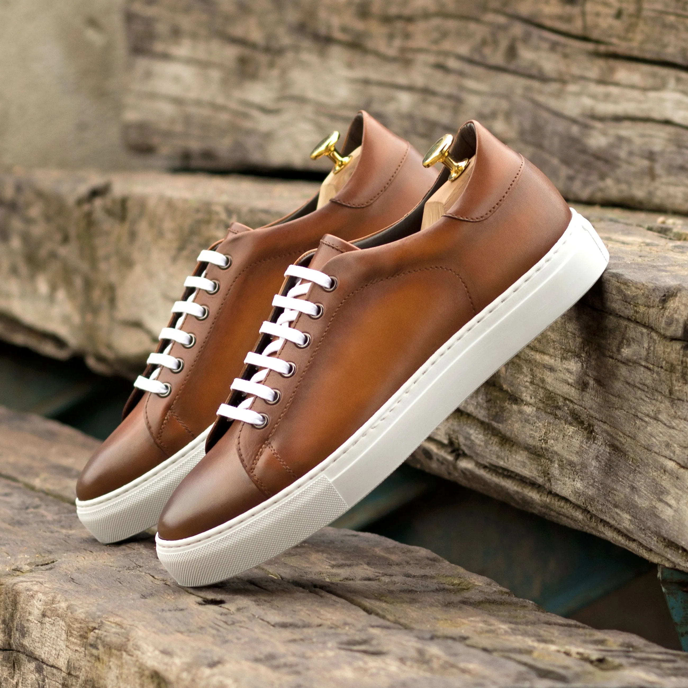 S129 Cognac Burnished Sneaker