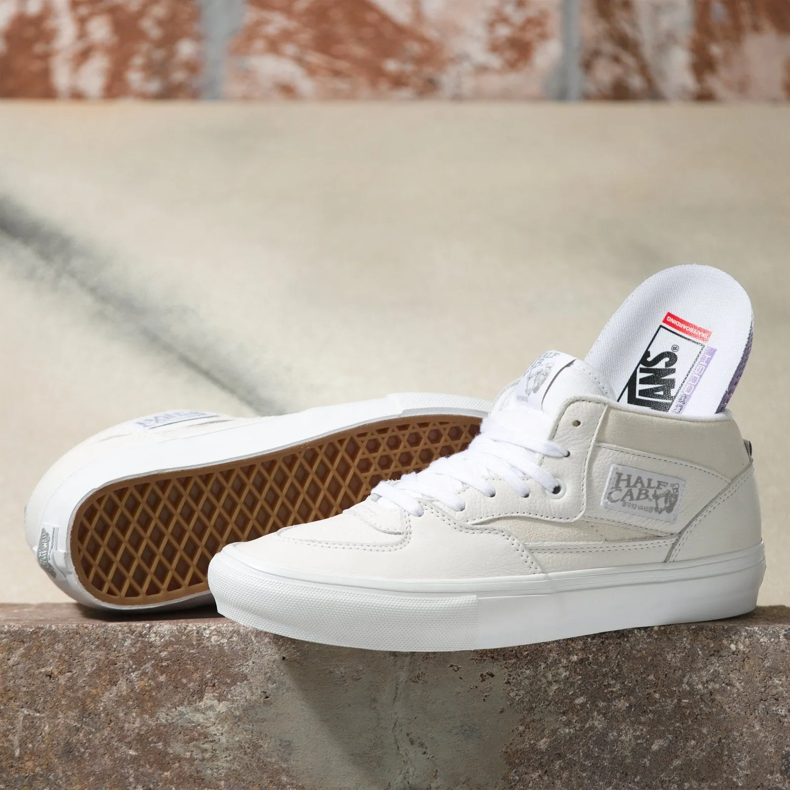 Vans Daz Skate Half Cab Skateboard Shoe - White/White